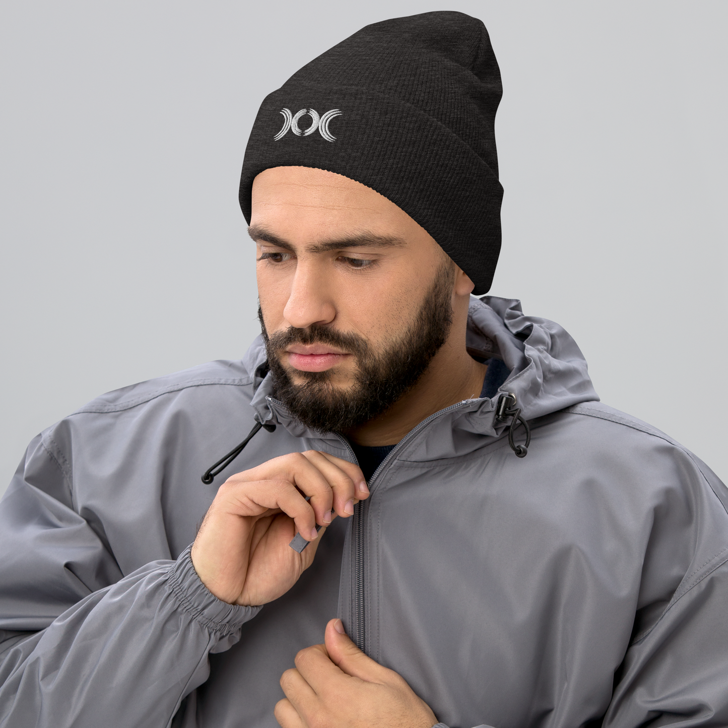 Beanie mit Dreifachmond-Stickerei